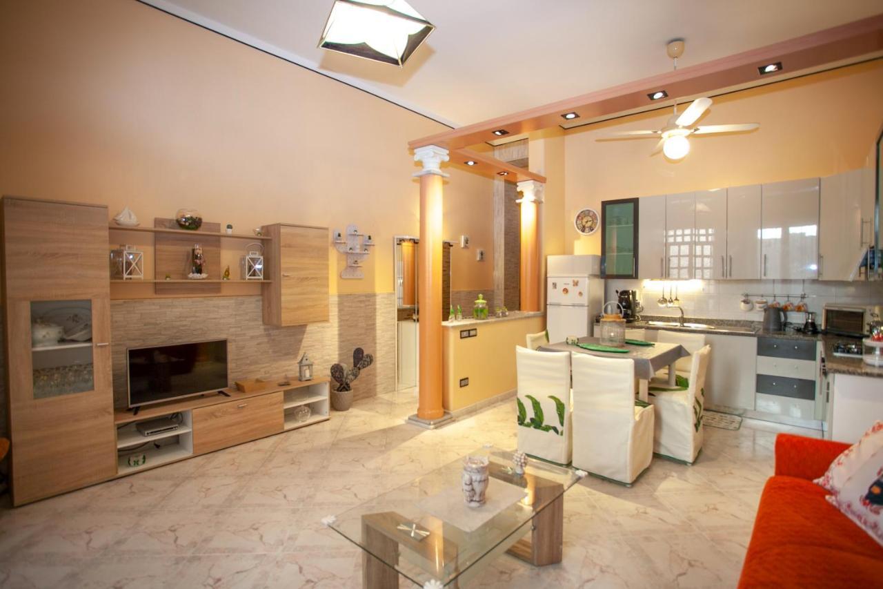Casa Rosamaria Apartamento Giardini Naxos Exterior foto